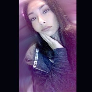 Meet your Posher, Claudia